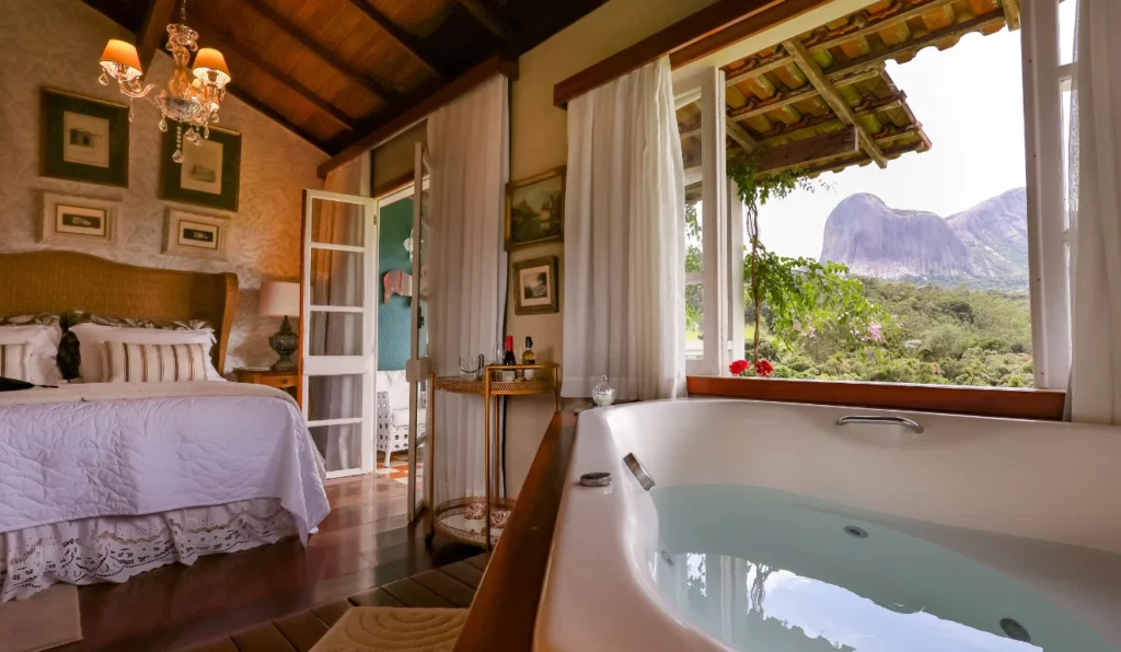 A Pousada Rabo do Lagarto, em Pedra Azul (Foto: Divulgação/Instagram/@pousadarabodolagarto)