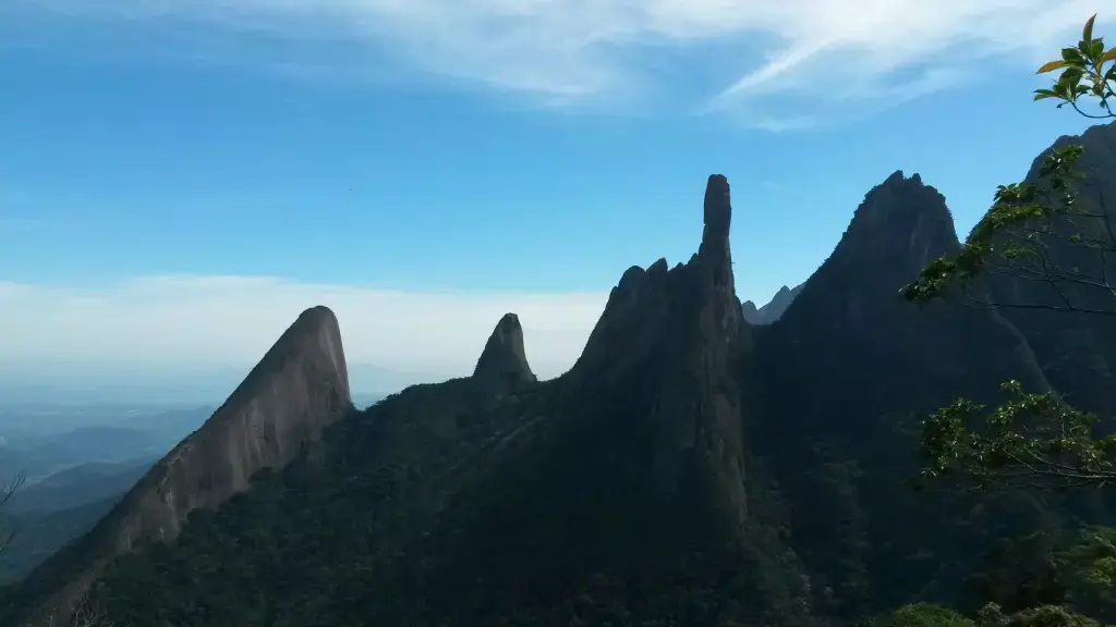 O famoso dedo de Deus em Teresópolis O famoso dedo de Deus em Teresópolis